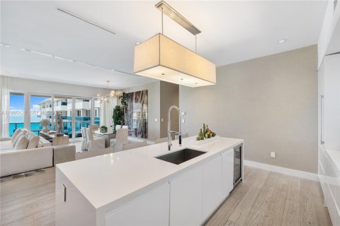 Condo in Miami Beach, Florida, 3 bedrooms № 2081344 - photo 27