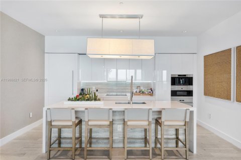Condo in Miami Beach, Florida, 3 bedrooms № 2081344 - photo 21
