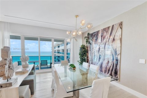 Condo in Miami Beach, Florida, 3 bedrooms № 2081344 - photo 19