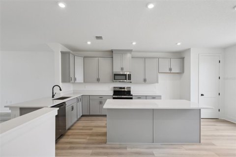 Townhouse in Winter Garden, Florida 3 bedrooms, 171.5 sq.m. № 1684456 - photo 10