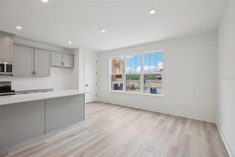 Townhouse in Winter Garden, Florida 3 bedrooms, 171.5 sq.m. № 1684456 - photo 8
