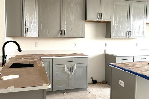 Townhouse in Winter Garden, Florida 3 bedrooms, 171.5 sq.m. № 1684456 - photo 2