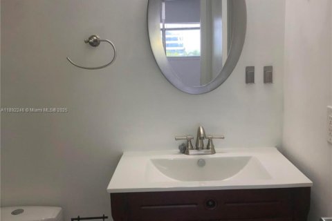 Снять в аренду кондоминиум в Майами, Флорида 2 спальни, 100.8м2, № 1948062 - фото 12