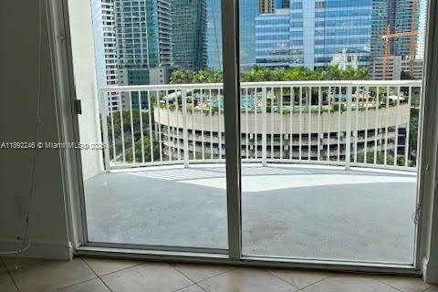 Снять в аренду кондоминиум в Майами, Флорида 2 спальни, 100.8м2, № 1948062 - фото 5