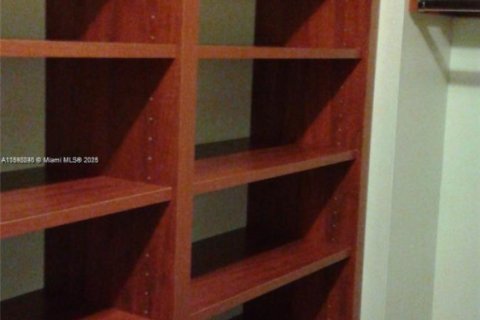 Снять в аренду кондоминиум в Майами, Флорида 2 спальни, 100.8м2, № 1948062 - фото 13