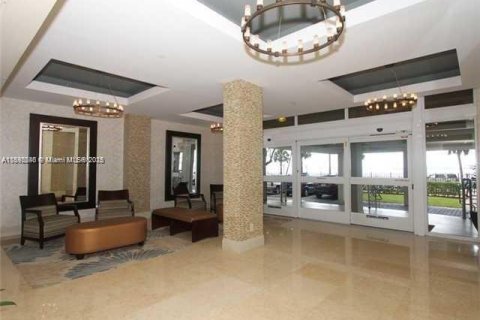 Снять в аренду кондоминиум в Майами, Флорида 2 спальни, 100.8м2, № 1948062 - фото 23