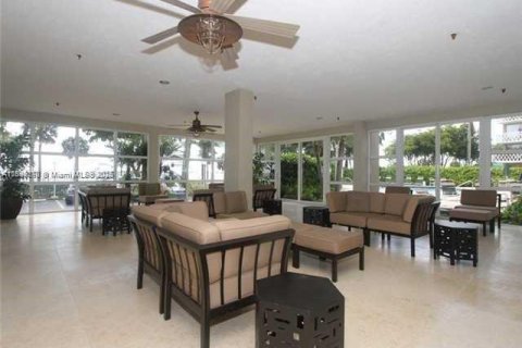 Снять в аренду кондоминиум в Майами, Флорида 2 спальни, 100.8м2, № 1948062 - фото 25