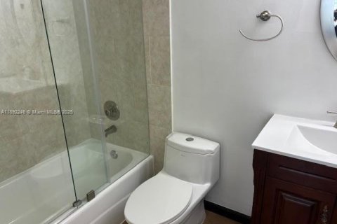 Снять в аренду кондоминиум в Майами, Флорида 2 спальни, 100.8м2, № 1948062 - фото 19