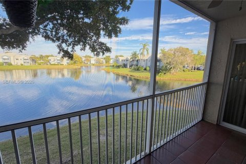 Copropriété à vendre à Tamarac, Floride: 2 chambres, 136.47 m2 № 2002154 - photo 8