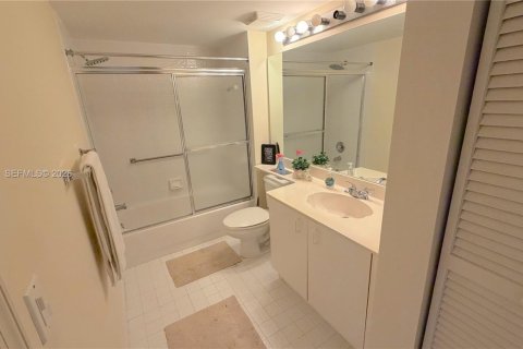 Copropriété à vendre à Tamarac, Floride: 2 chambres, 136.47 m2 № 2002154 - photo 10
