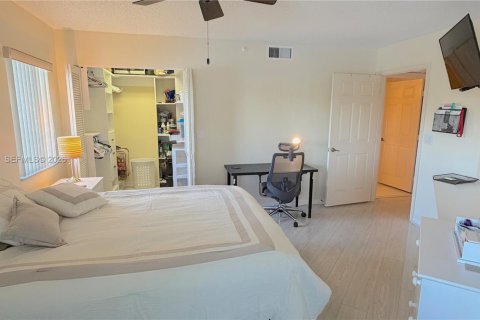 Copropriété à vendre à Tamarac, Floride: 2 chambres, 136.47 m2 № 2002154 - photo 12