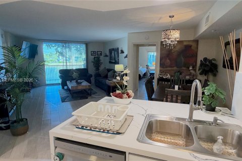 Copropriété à vendre à Tamarac, Floride: 2 chambres, 136.47 m2 № 2002154 - photo 5