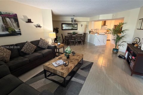 Copropriété à vendre à Tamarac, Floride: 2 chambres, 136.47 m2 № 2002154 - photo 21