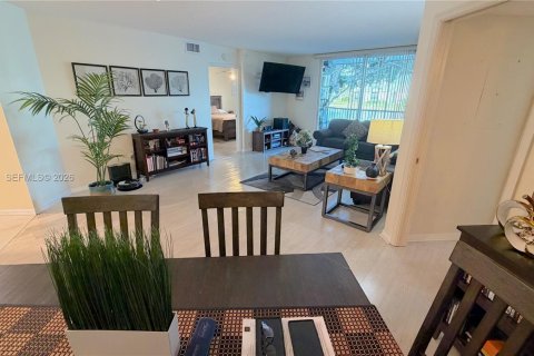 Copropriété à vendre à Tamarac, Floride: 2 chambres, 136.47 m2 № 2002154 - photo 14