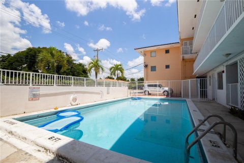 Copropriété à vendre à Coral Gables, Floride: 1 chambre, 38.09 m2 № 2263372 - photo 9