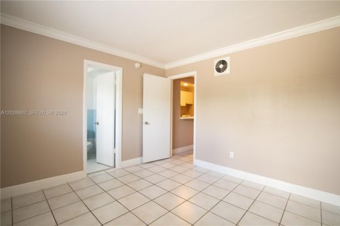 Copropriété à vendre à Coral Gables, Floride: 1 chambre, 38.09 m2 № 2263372 - photo 2