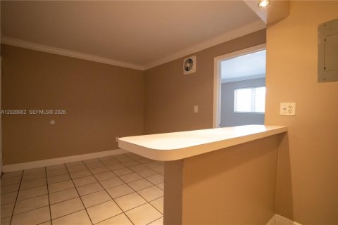 Copropriété à vendre à Coral Gables, Floride: 1 chambre, 38.09 m2 № 2263372 - photo 4