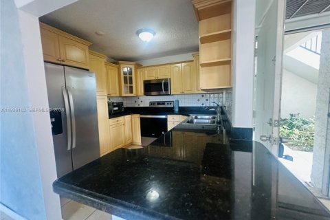 Condo in Coconut Creek, Florida, 3 bedrooms  № 1995200 - photo 10