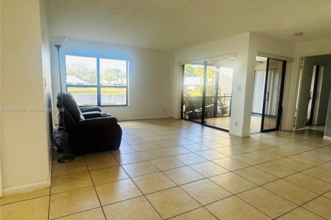 Condo in Coconut Creek, Florida, 3 bedrooms  № 1995200 - photo 6