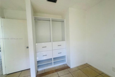 Condo in Coconut Creek, Florida, 3 bedrooms  № 1995200 - photo 18