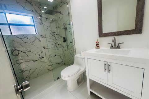 Condo in Coconut Creek, Florida, 3 bedrooms  № 1995200 - photo 11