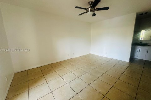 Condo in Coconut Creek, Florida, 3 bedrooms  № 1995200 - photo 21