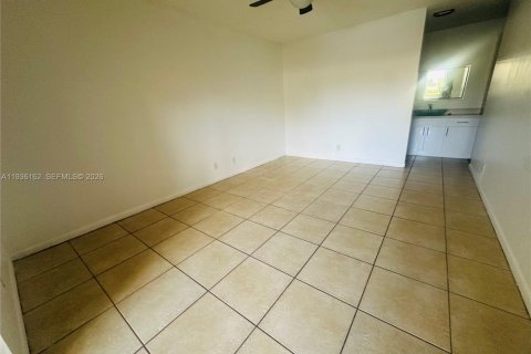 Condo in Coconut Creek, Florida, 3 bedrooms  № 1995200 - photo 19