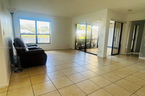 Condo in Coconut Creek, Florida, 3 bedrooms  № 1995200 - photo 5