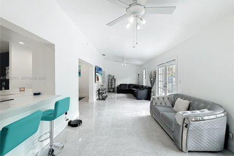 Купить виллу или дом в Майами, Флорида 3 спальни, 133.22м2, № 1976579 - фото 15