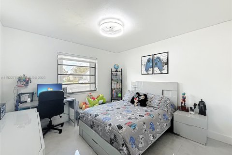 Купить виллу или дом в Майами, Флорида 3 спальни, 133.22м2, № 1976579 - фото 20