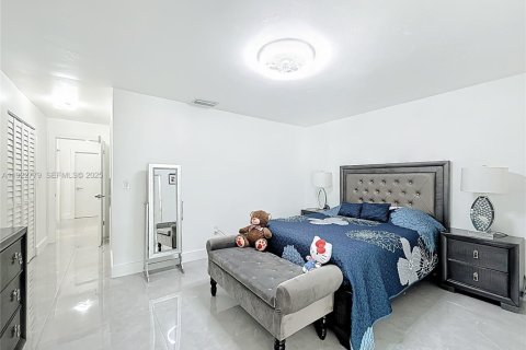 Купить виллу или дом в Майами, Флорида 3 спальни, 133.22м2, № 1976579 - фото 17