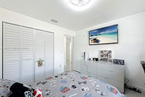 Купить виллу или дом в Майами, Флорида 3 спальни, 133.22м2, № 1976579 - фото 21