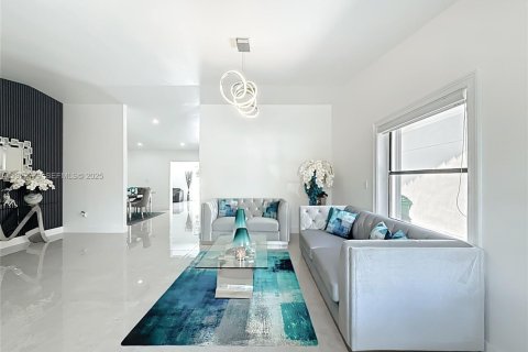 Купить виллу или дом в Майами, Флорида 3 спальни, 133.22м2, № 1976579 - фото 5