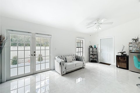 Купить виллу или дом в Майами, Флорида 3 спальни, 133.22м2, № 1976579 - фото 14