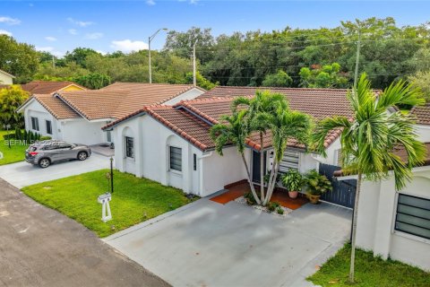 Купить виллу или дом в Майами, Флорида 3 спальни, 133.22м2, № 1976579 - фото 3