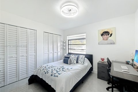 Купить виллу или дом в Майами, Флорида 3 спальни, 133.22м2, № 1976579 - фото 22