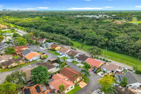 Купить виллу или дом в Майами, Флорида 3 спальни, 133.22м2, № 1976579 - фото 28