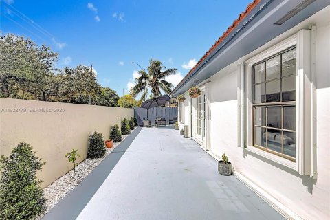 Купить виллу или дом в Майами, Флорида 3 спальни, 133.22м2, № 1976579 - фото 24