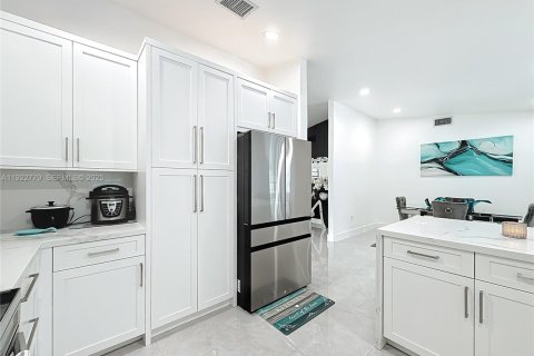 Купить виллу или дом в Майами, Флорида 3 спальни, 133.22м2, № 1976579 - фото 12