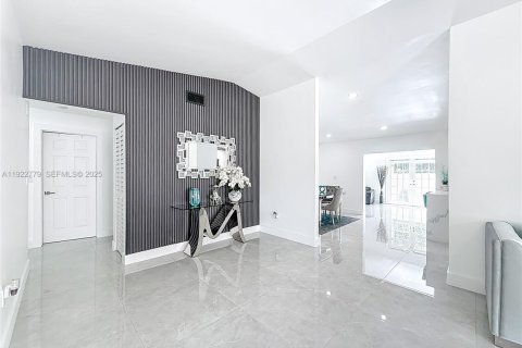 Купить виллу или дом в Майами, Флорида 3 спальни, 133.22м2, № 1976579 - фото 7