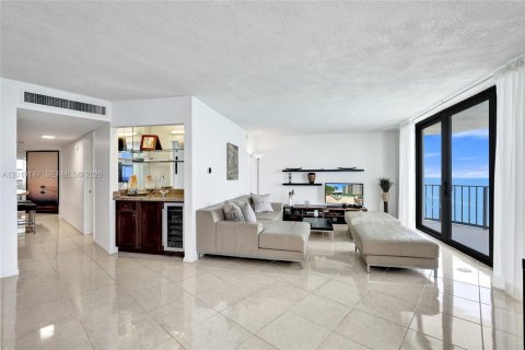Condo in Riviera Beach, Florida, 2 bedrooms  № 2173075 - photo 29