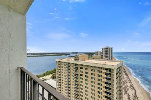 Condo in Riviera Beach, Florida, 2 bedrooms  № 2173075 - photo 23