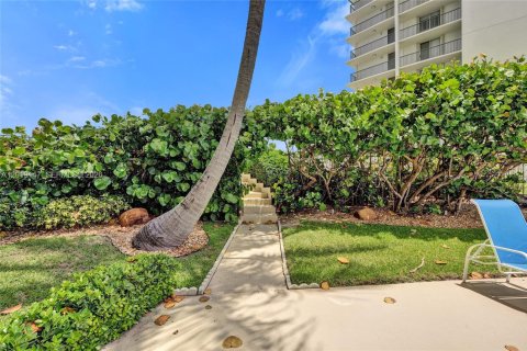 Condo in Riviera Beach, Florida, 2 bedrooms  № 2173075 - photo 20