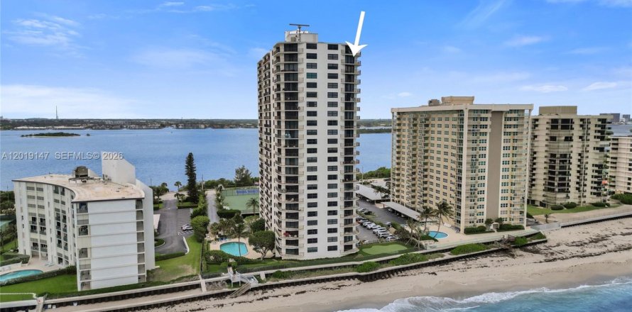 Condo in Riviera Beach, Florida, 2 bedrooms  № 2173075