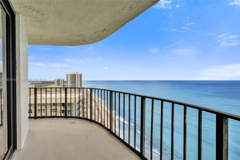 Condo in Riviera Beach, Florida, 2 bedrooms  № 2173075 - photo 24