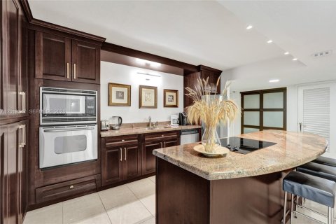 Condo in Riviera Beach, Florida, 2 bedrooms  № 2173075 - photo 12