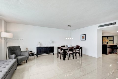 Condo in Riviera Beach, Florida, 2 bedrooms  № 2173075 - photo 28