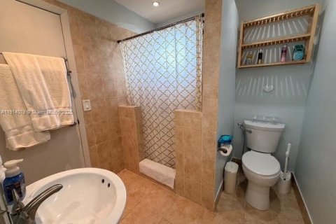 Condominio en alquiler en Hialeah, Florida, 1 dormitorio, 80.27 m2 № 1969871 - foto 9