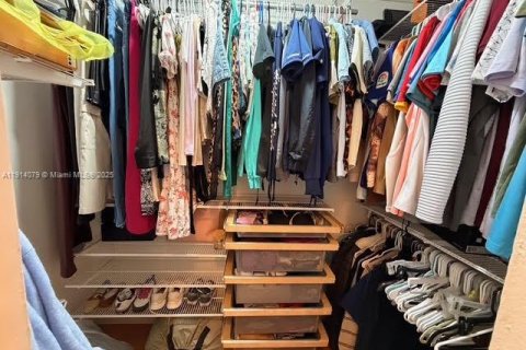 Condominio en alquiler en Hialeah, Florida, 1 dormitorio, 80.27 m2 № 1969871 - foto 10