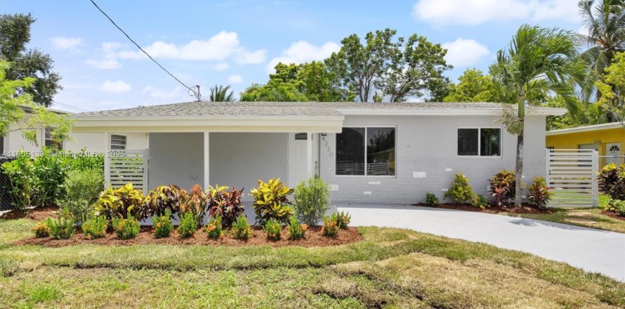 House in West Park, Florida 4 bedrooms, 179.49 sq.m. № 2012113